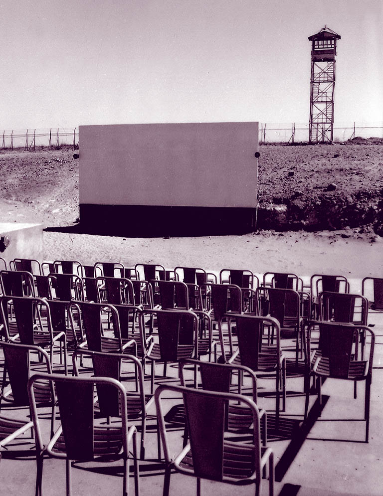 Cinéma de plein air de la base d'Hammaguir, 1966